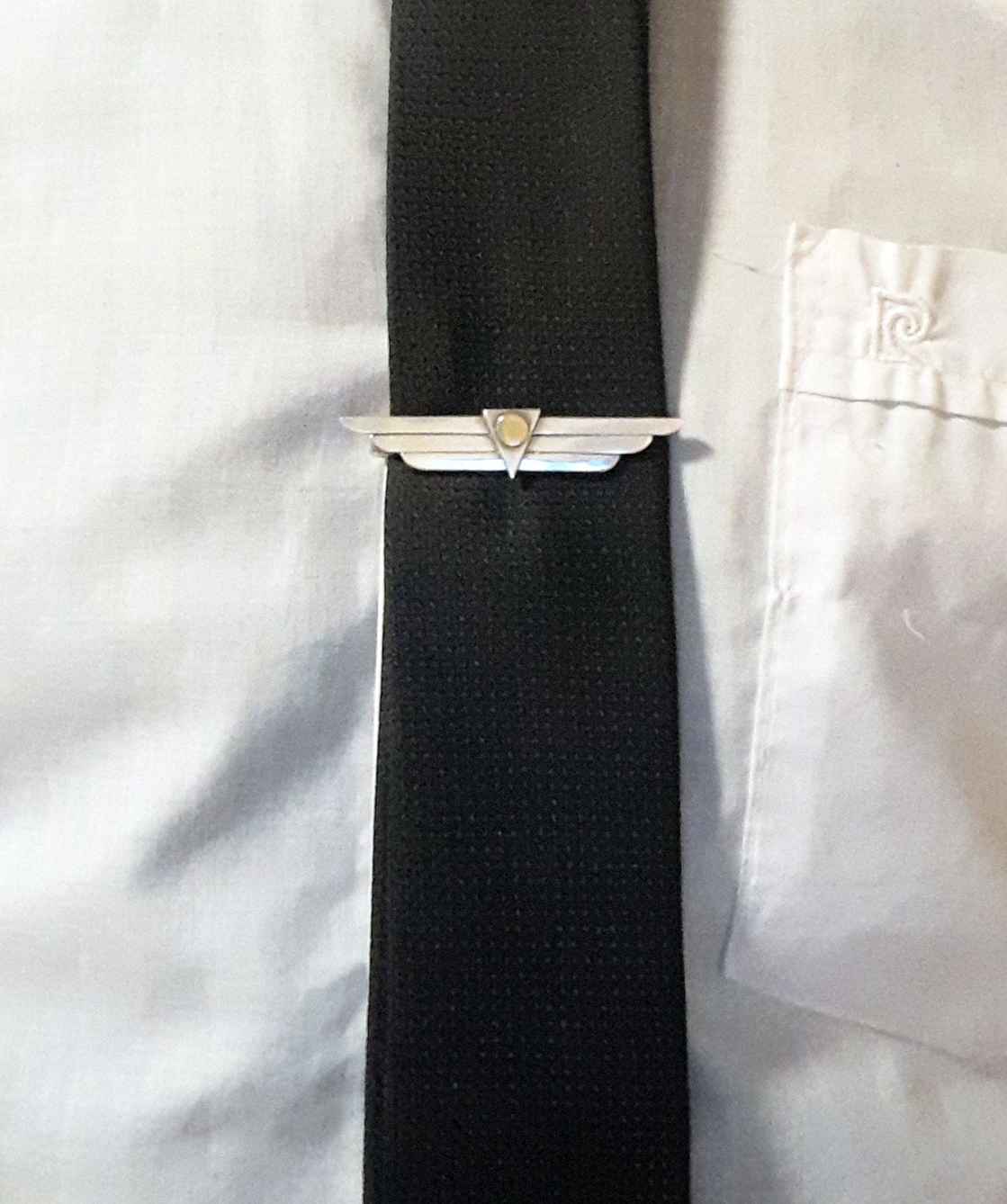 Wearing tie clip
