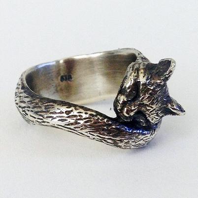 Sterling silver cat ring.