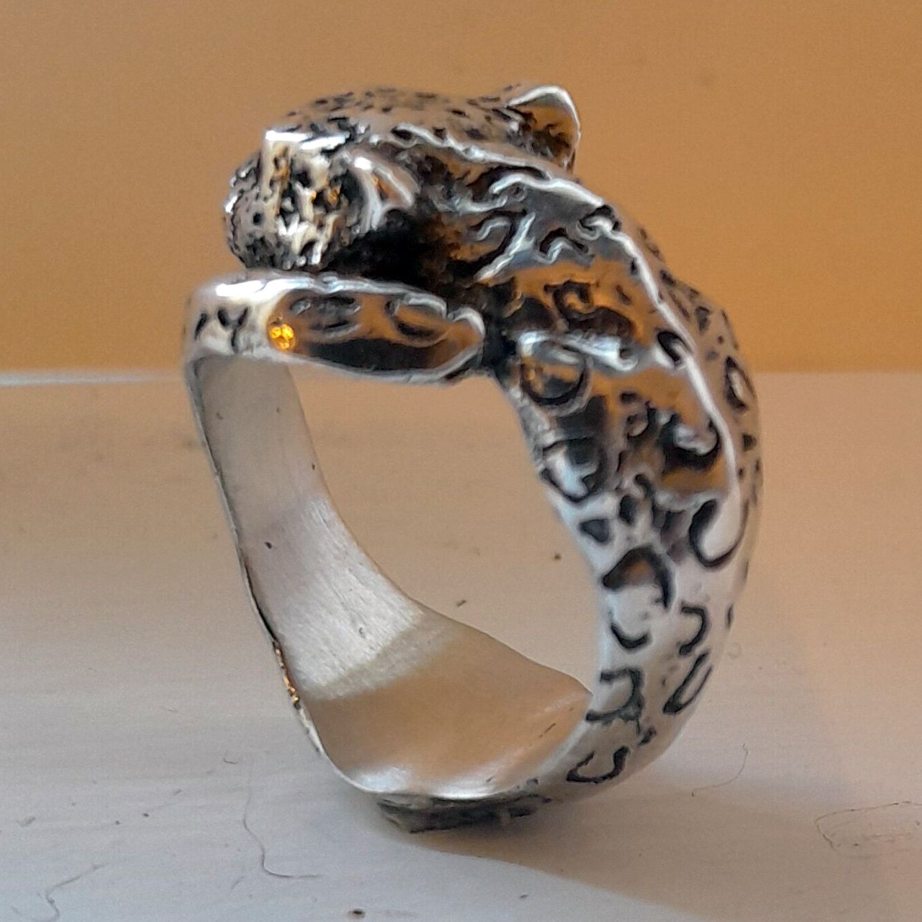 Back view of leopard ring