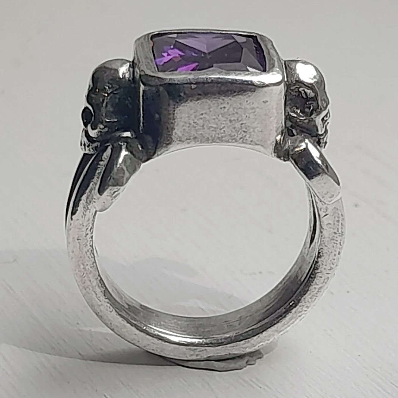Front view of skull ring